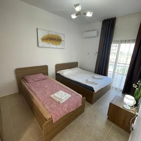 Queit Amazing Penthouse With Rooftop 360 ,pool , Beachfront And Bbq Agios Amvrosios (Kyrenia)