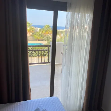 Holiday park Queit Amazing Penthouse With Rooftop 360 ,pool , Beachfront And Bbq