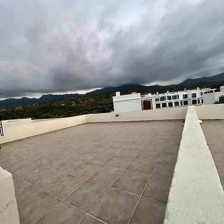Queit Amazing Penthouse With Rooftop 360 ,pool , Beachfront And Bbq * Agios Amvrosios (Kyrenia)