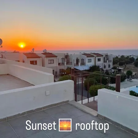 Queit Amazing Penthouse With Rooftop 360 ,pool , Beachfront And Bbq