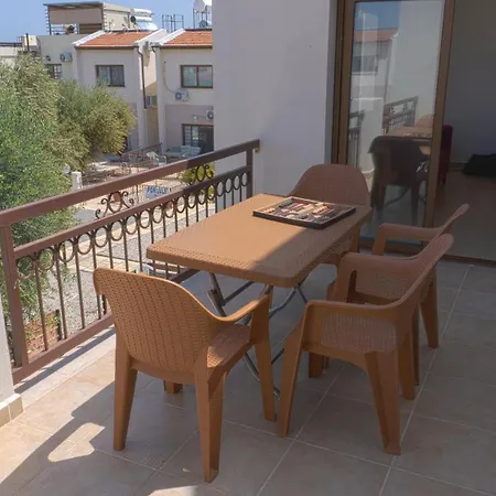 Holiday park Queit Amazing Penthouse With Rooftop 360 ,pool , Beachfront And Bbq Agios Amvrosios (Kyrenia)