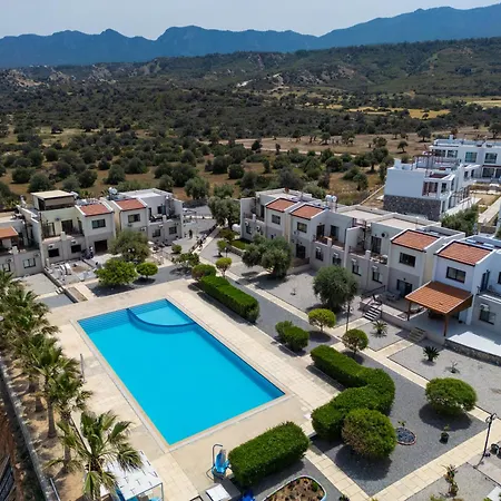 Queit Amazing Penthouse With Rooftop 360 ,pool , Beachfront And Bbq * Agios Amvrosios (Kyrenia)